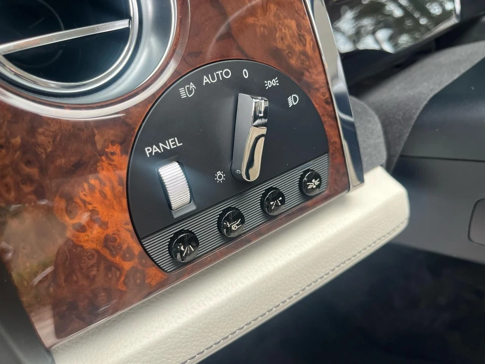 2012 Rolls-Royce Ghost 1st Gen - Image 20 of 31