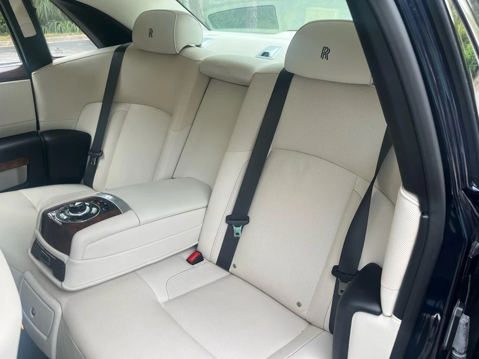 2012 Rolls-Royce Ghost 1st Gen - Image 28 of 31