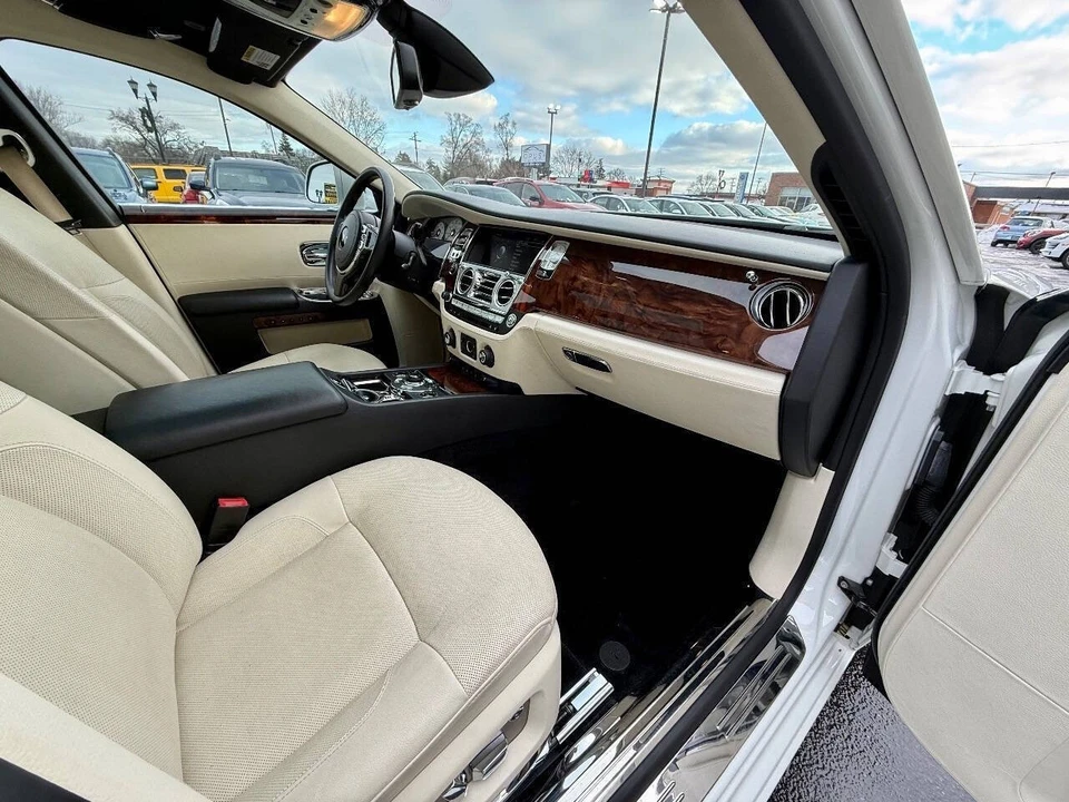 2012 Rolls-Royce Ghost 1st Gen - Image 15 of 21