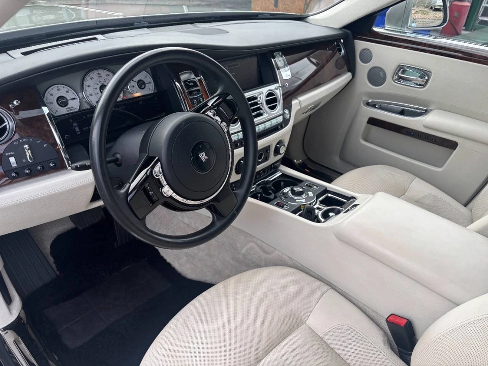 2012 Rolls-Royce Ghost 1st Gen - Image 10 of 21