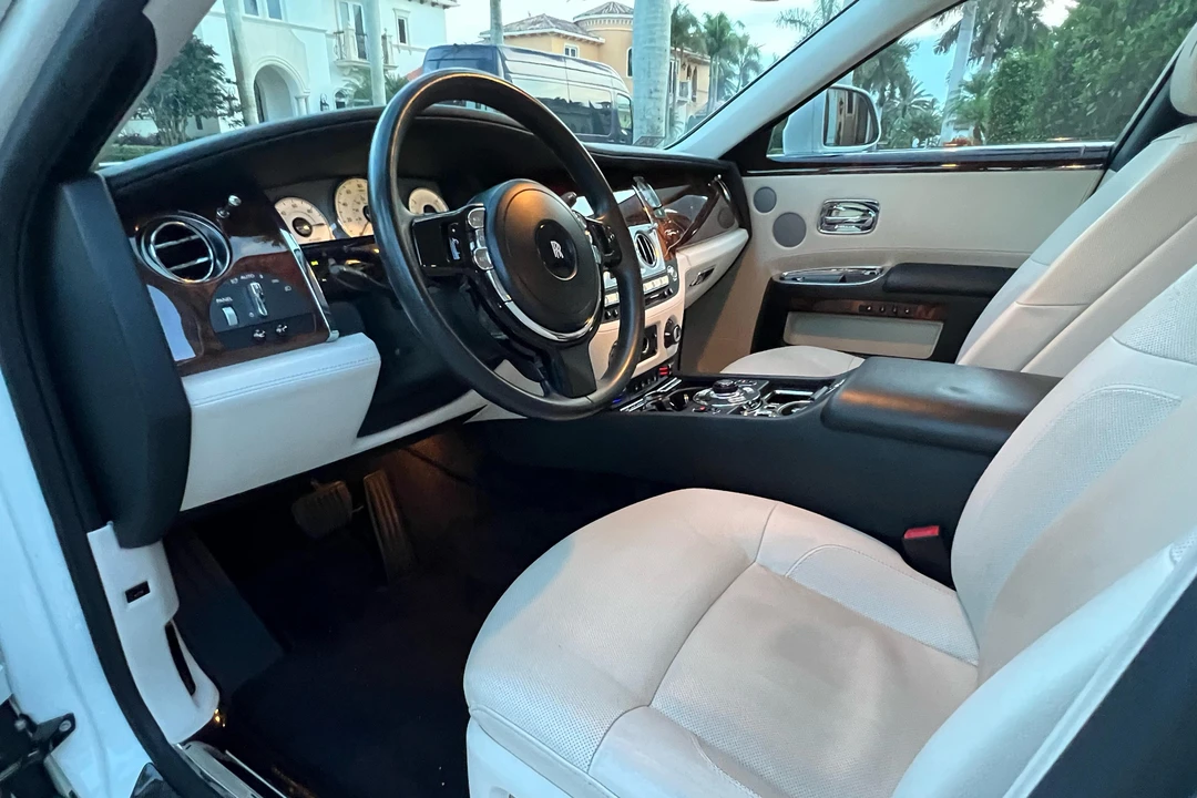 2012 Rolls-Royce Ghost 1st Gen - Image 21 of 31