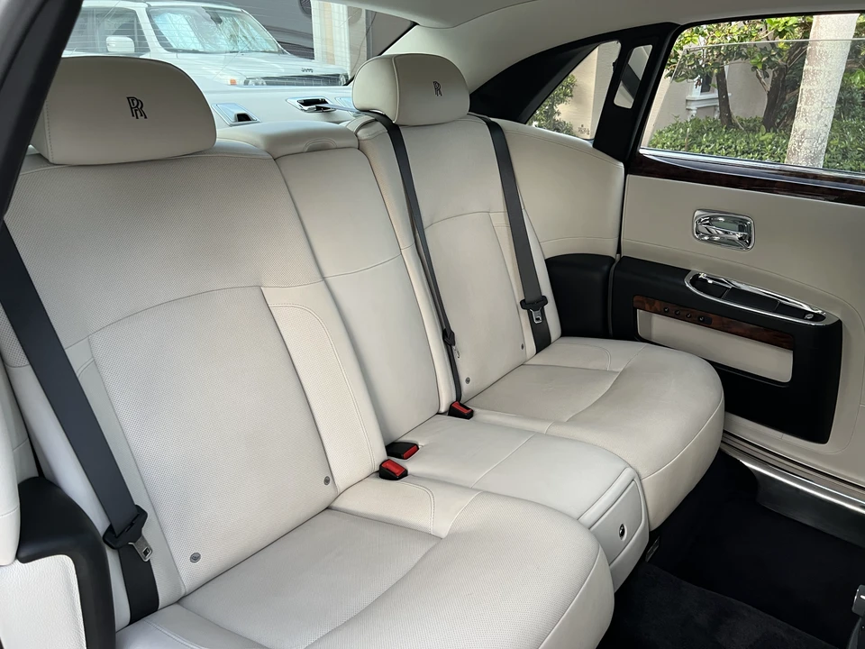 2012 Rolls-Royce Ghost 1st Gen - Image 28 of 31