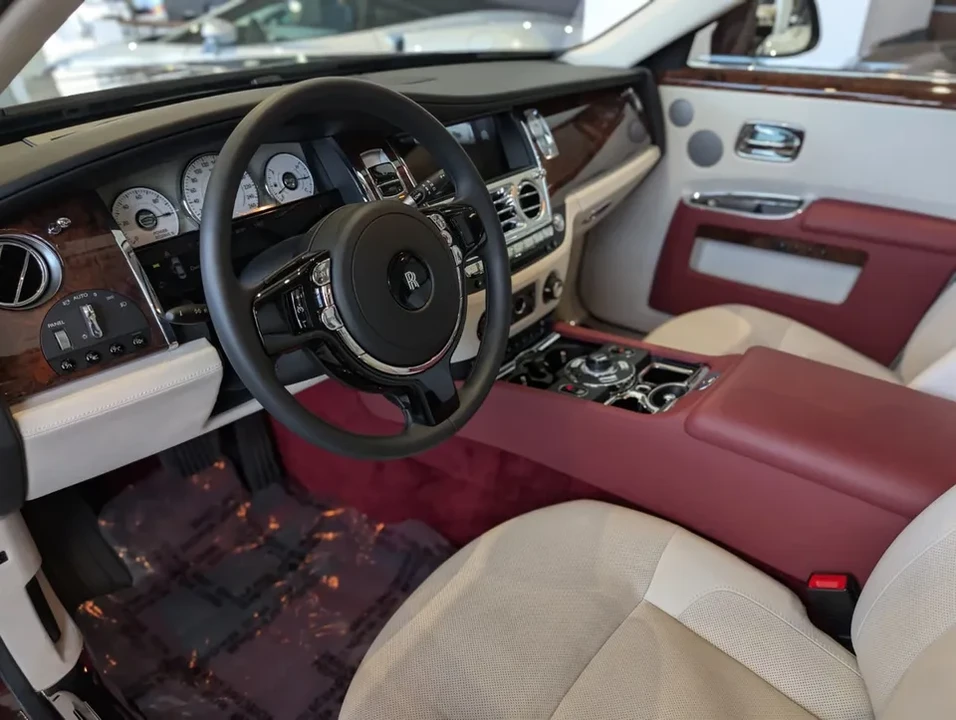 2012 Rolls-Royce Ghost 1st Gen - Image 10 of 20