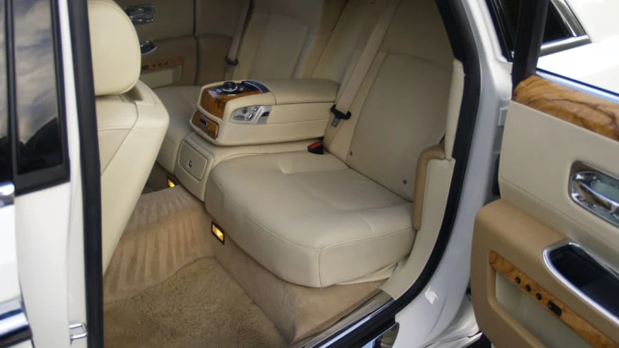 2012 Rolls-Royce Ghost 1st Gen - Image 9 of 17
