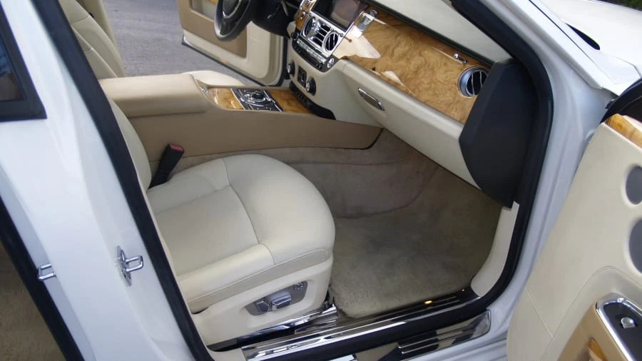 2012 Rolls-Royce Ghost 1st Gen - Image 5 of 17