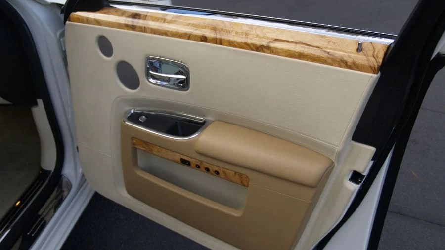 2012 Rolls-Royce Ghost 1st Gen - Image 16 of 17