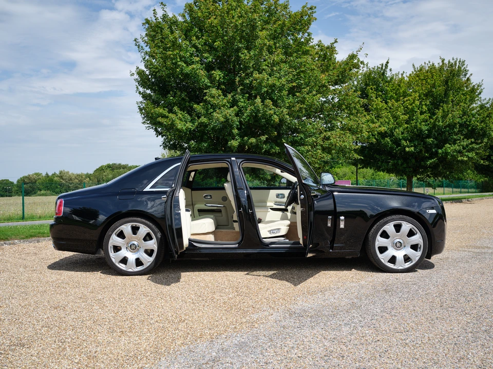 2012 Rolls-Royce Ghost 1st Gen - Image 11 of 31