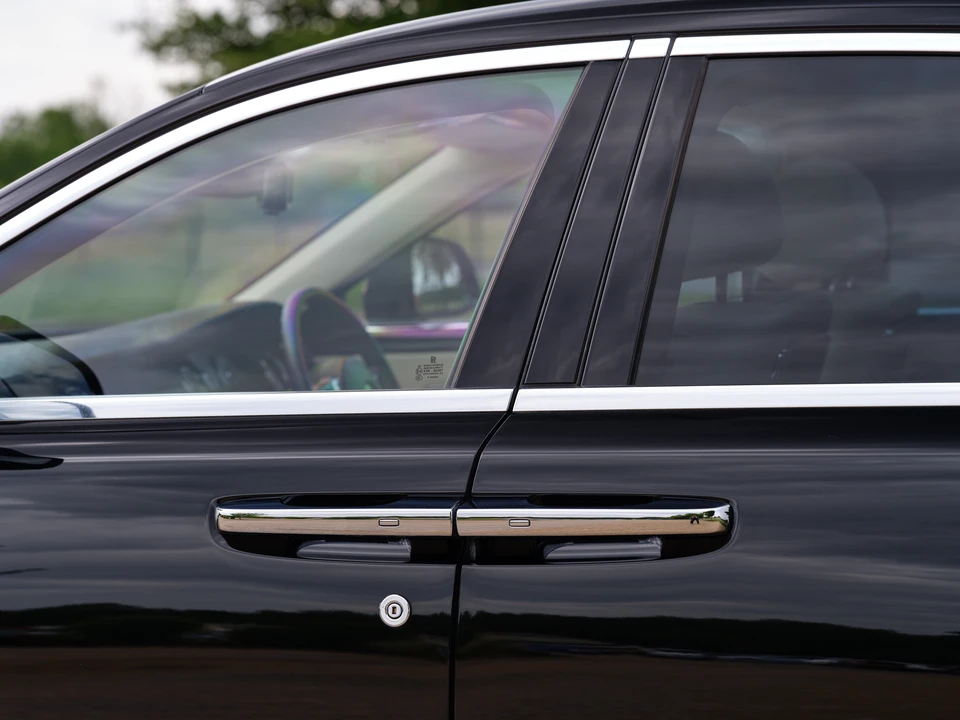 2012 Rolls-Royce Ghost 1st Gen - Image 18 of 31
