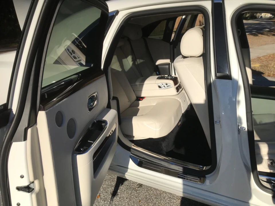 2012 Rolls-Royce Ghost 1st Gen - Image 11 of 28