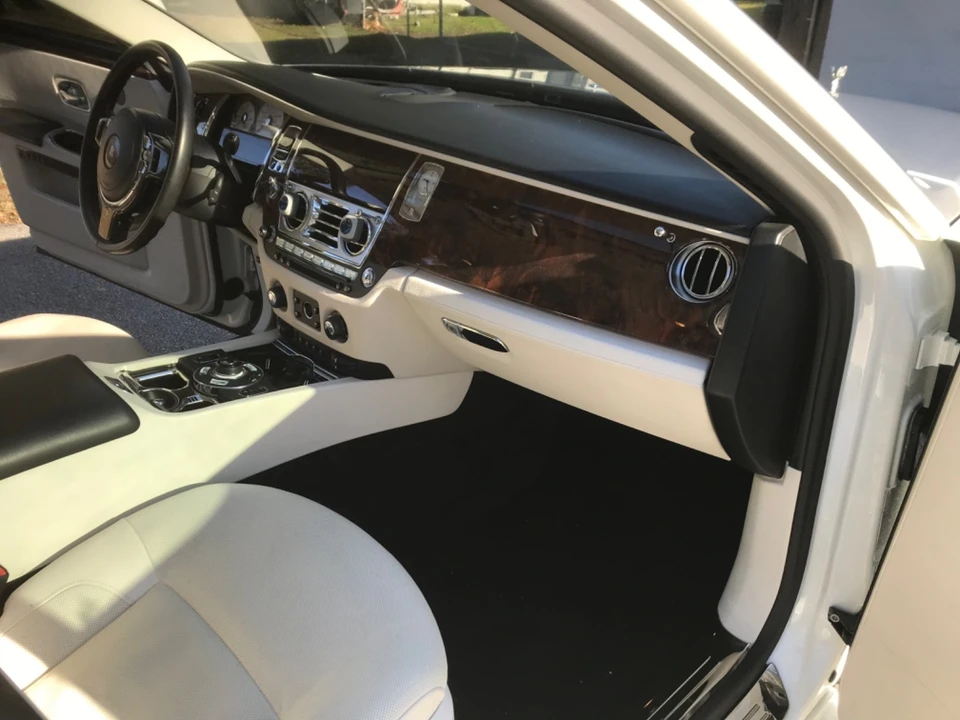 2012 Rolls-Royce Ghost 1st Gen - Image 17 of 28