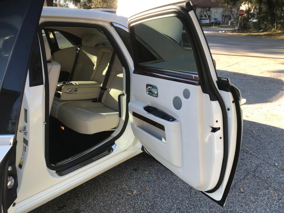 2012 Rolls-Royce Ghost 1st Gen - Image 21 of 28