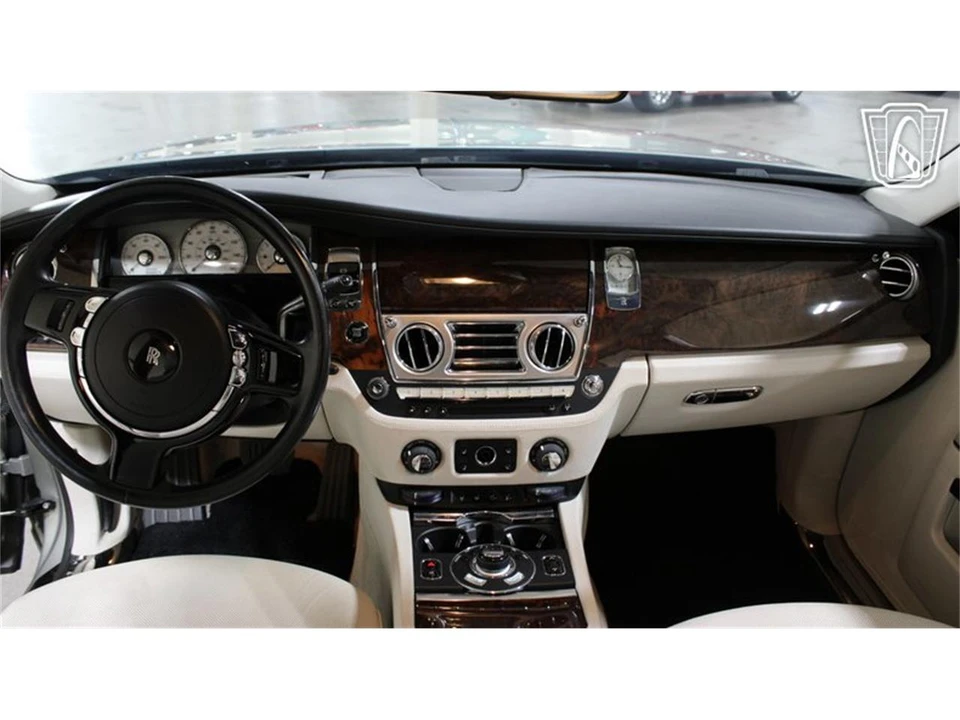 2012 Rolls-Royce Ghost 1st Gen - Image 11 of 31