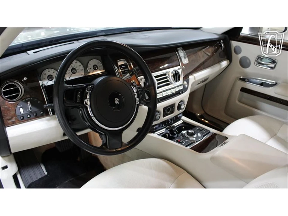 2012 Rolls-Royce Ghost 1st Gen - Image 10 of 31