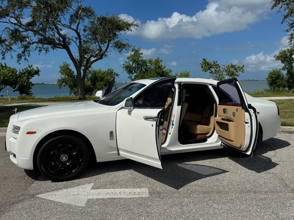 2012 Rolls-Royce Ghost 1st Gen - Image 2 of 21
