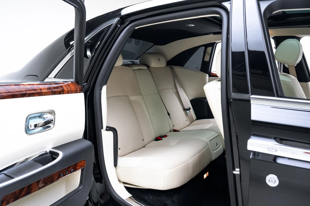 2012 Rolls-Royce Ghost 1st Gen - Image 17 of 21