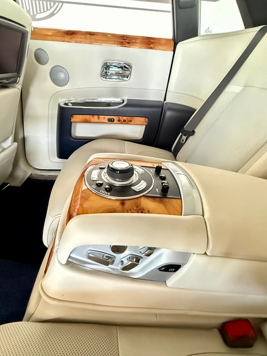 2012 Rolls-Royce Ghost 1st Gen - Image 31 of 31