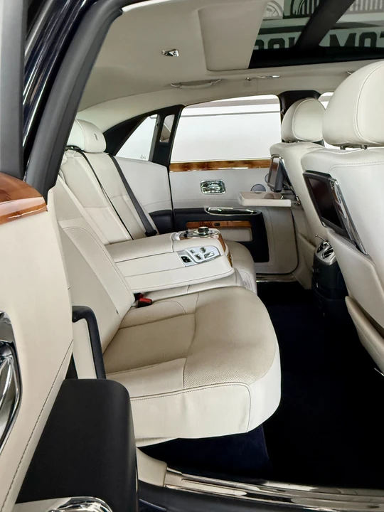 2012 Rolls-Royce Ghost 1st Gen - Image 25 of 31