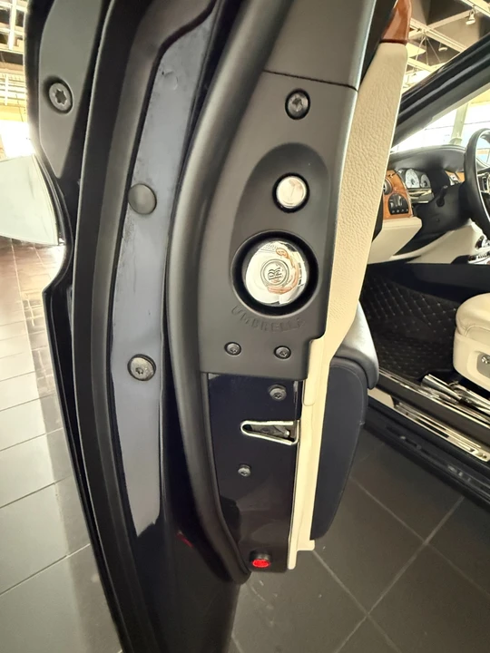 2012 Rolls-Royce Ghost 1st Gen - Image 21 of 31