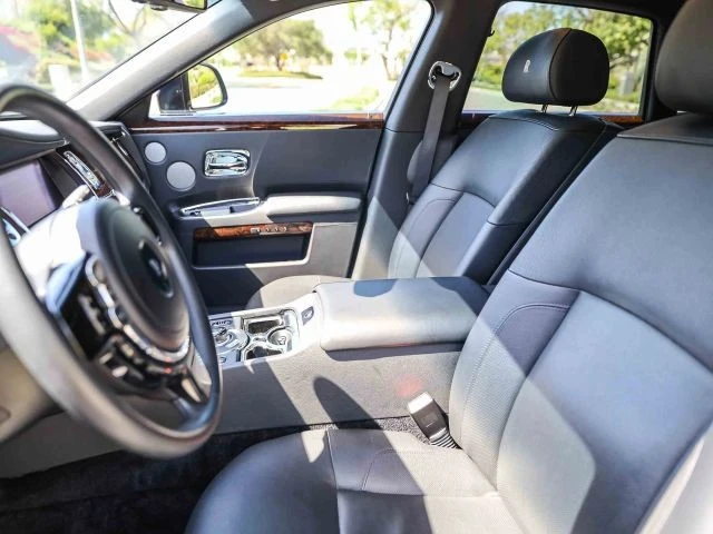 2012 Rolls-Royce Ghost 1st Gen - Image 17 of 31