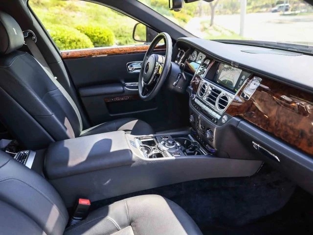 2012 Rolls-Royce Ghost 1st Gen - Image 19 of 31