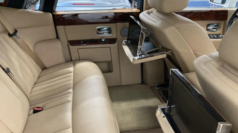 2012 Rolls-Royce Phantom VII - Image 23 of 31