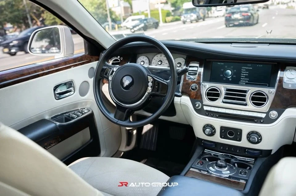 2012 Rolls-Royce Ghost 1st Gen - Image 15 of 20