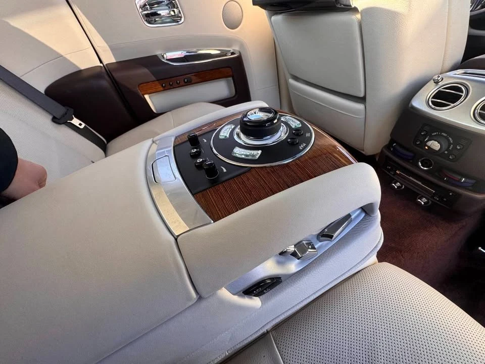 2012 Rolls-Royce Ghost 1st Gen - Image 16 of 21