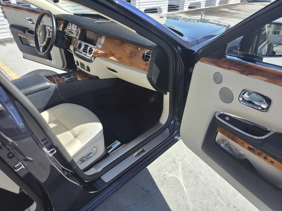 2012 Rolls-Royce Ghost 1st Gen - Image 8 of 15