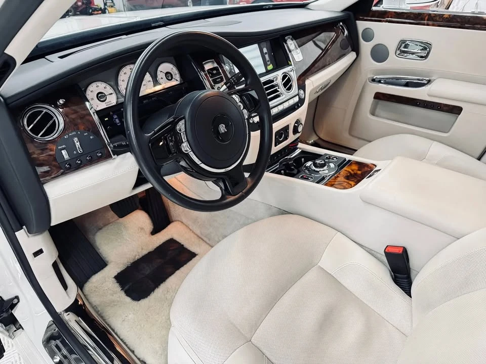 2012 Rolls-Royce Ghost 1st Gen - Image 7 of 18