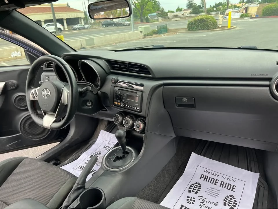 2012 Scion tC - Image 10 of 11