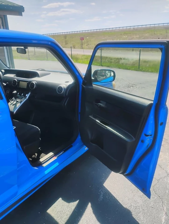 2012 Scion xB - Image 14 of 17