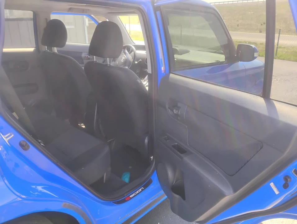 2012 Scion xB - Image 11 of 17