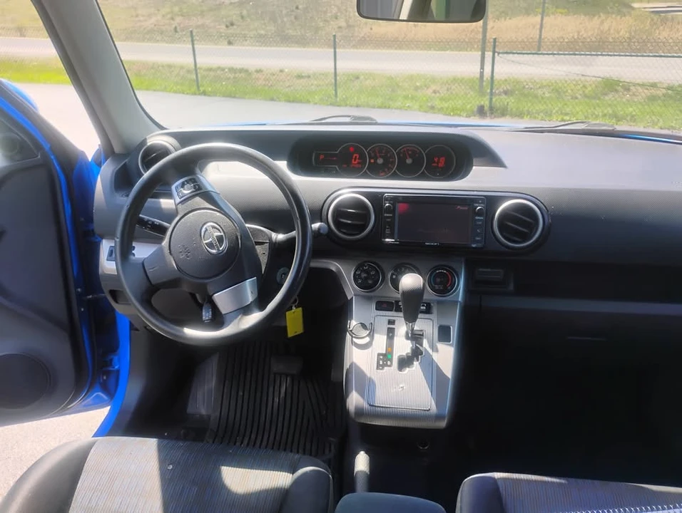 2012 Scion xB - Image 12 of 17