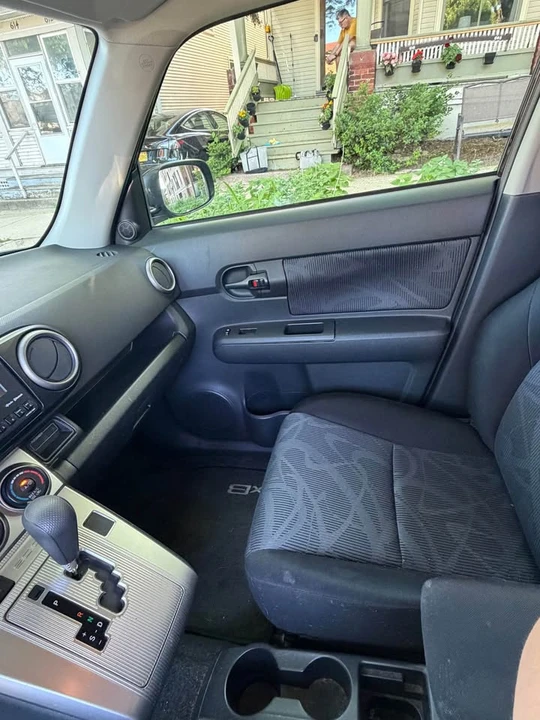 2012 Scion xB - Image 8 of 13
