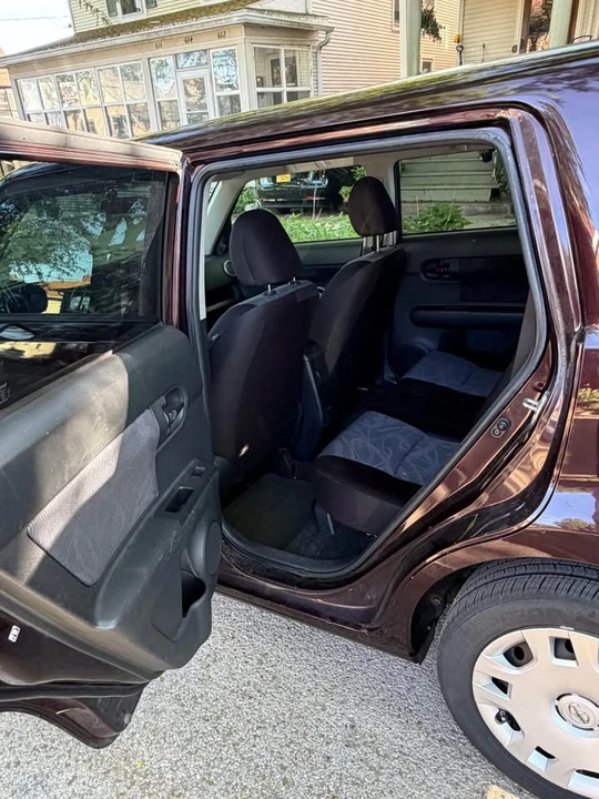 2012 Scion xB - Image 9 of 13