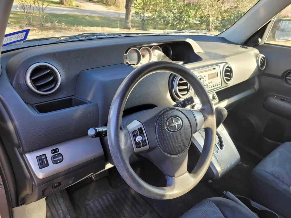 2012 Scion xB - Image 6 of 8