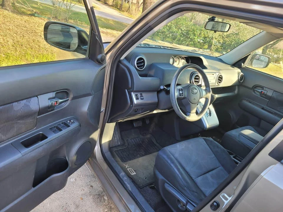 2012 Scion xB - Image 5 of 8