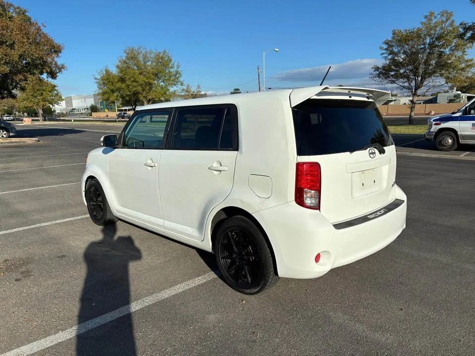 2012 Scion xB - Image 6 of 12