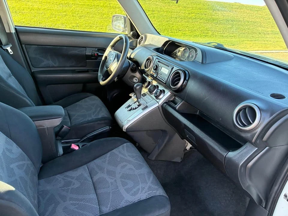 2012 Scion xB - Image 10 of 12