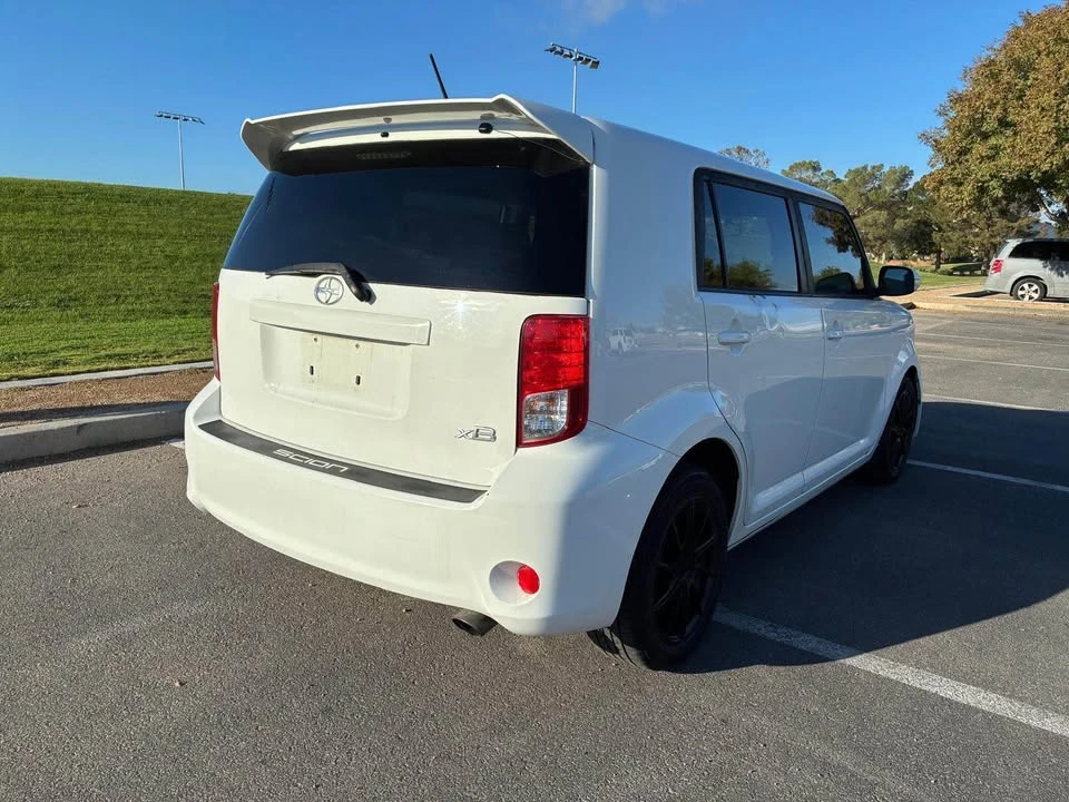2012 Scion xB - Image 8 of 12