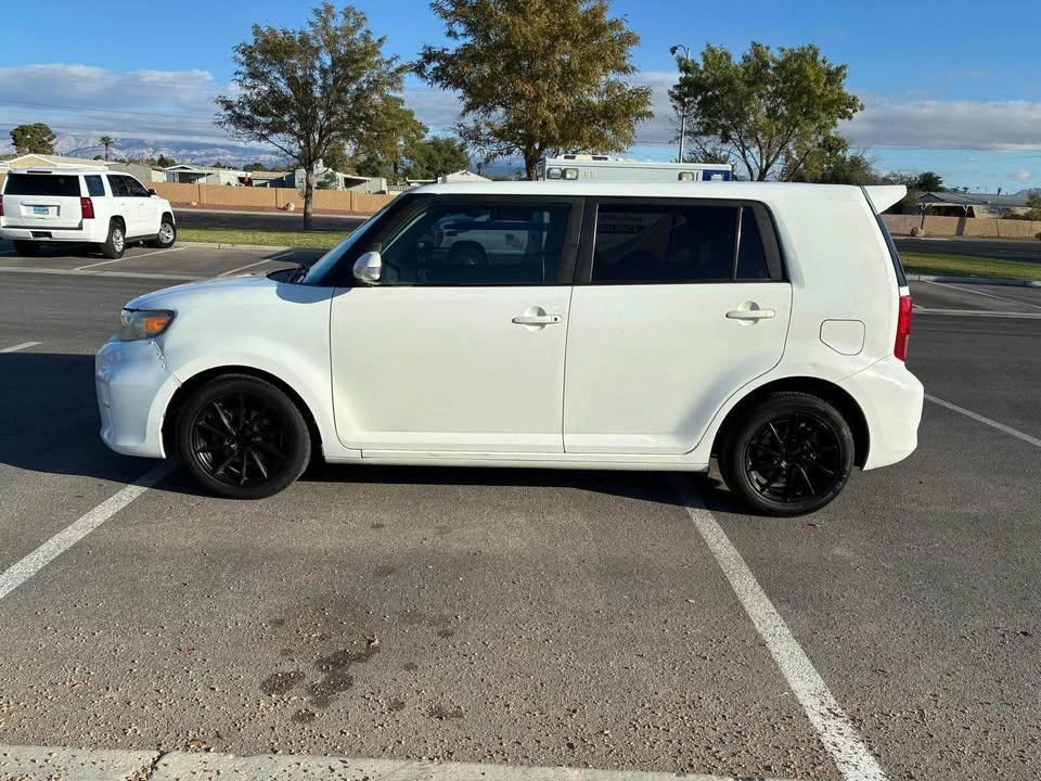 2012 Scion xB - Image 5 of 12