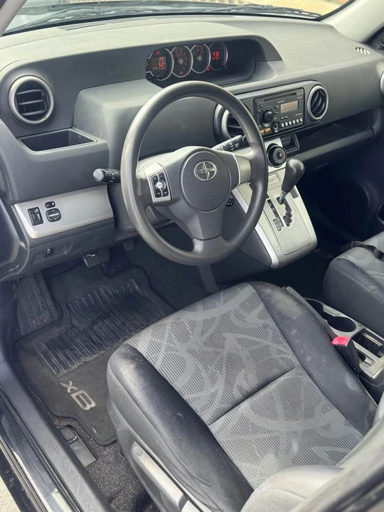 2012 Scion xB - Image 5 of 9