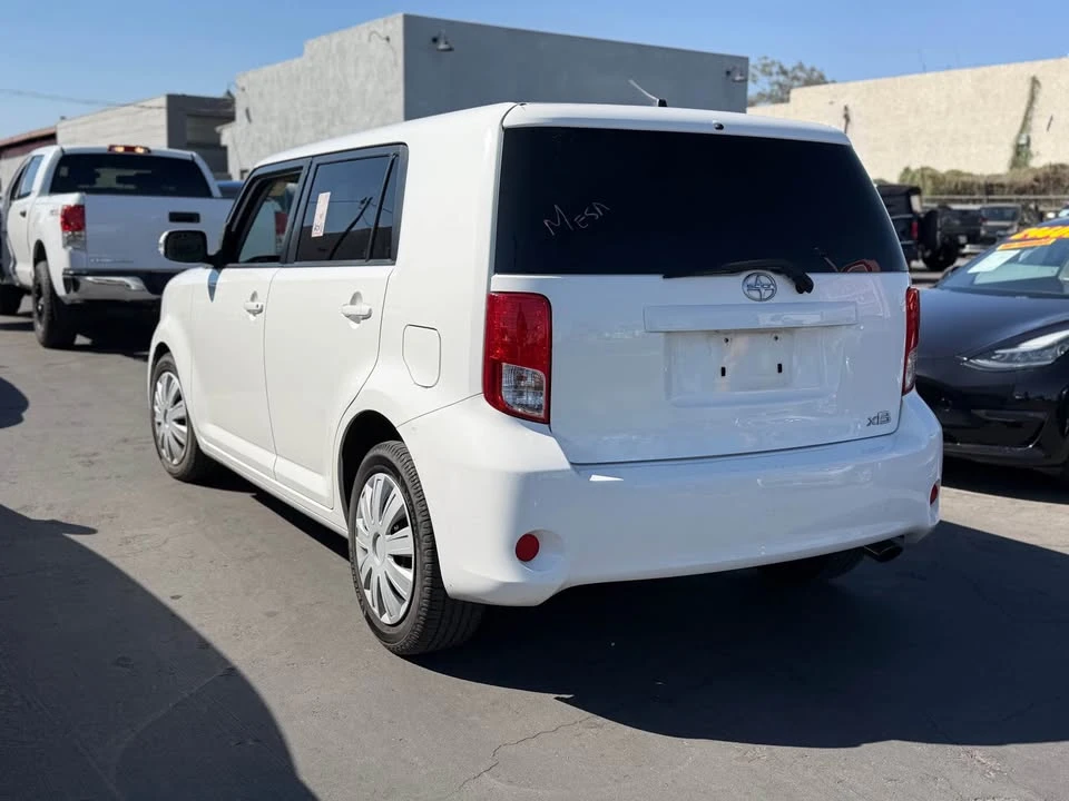 2012 Scion xB - Image 5 of 10
