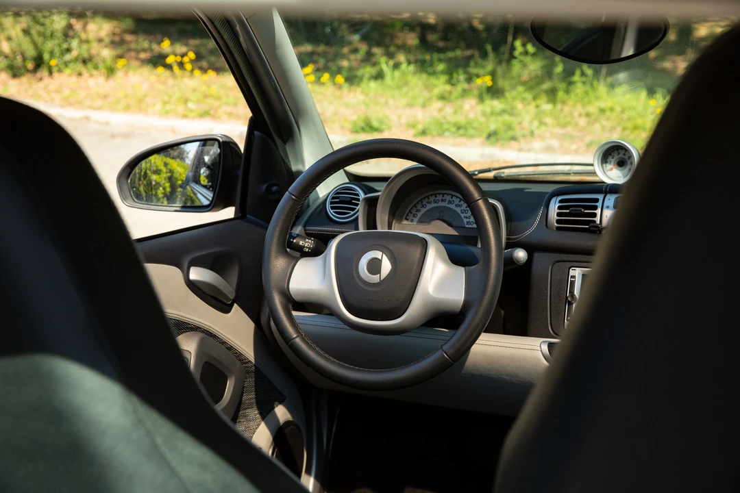 2012 Smart Fortwo 2nd Gen - Image 13 of 31