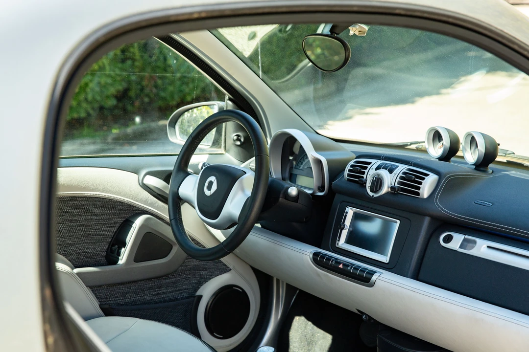 2012 Smart Fortwo 2nd Gen - Image 12 of 31