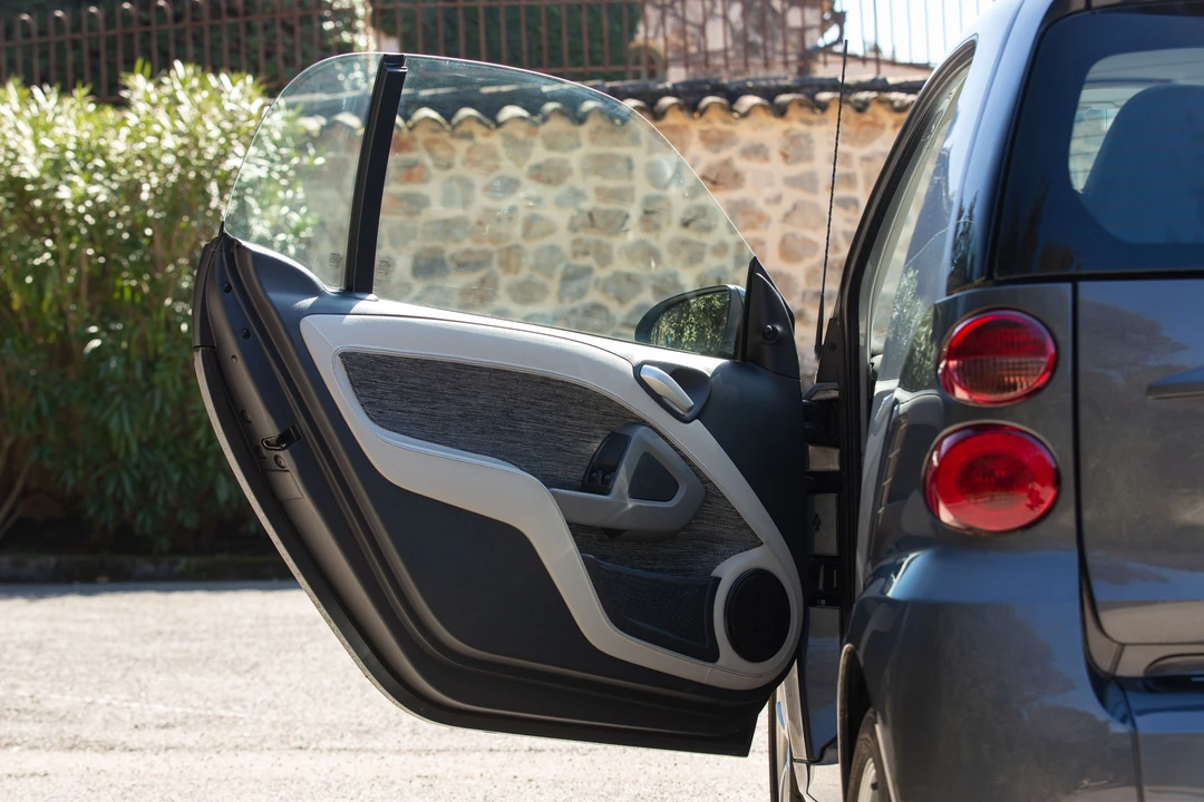 2012 Smart Fortwo 2nd Gen - Image 10 of 31