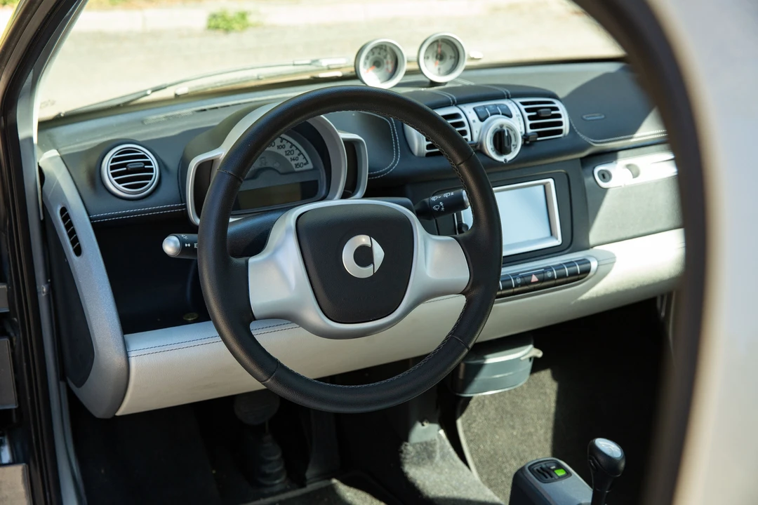 2012 Smart Fortwo 2nd Gen - Image 11 of 31