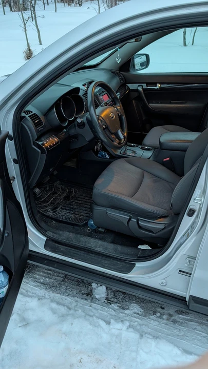 2012 Kia Sorento - Image 17 of 20