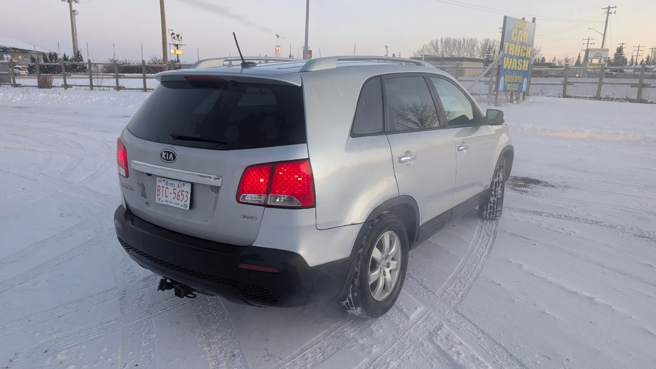 2012 Kia Sorento - Image 5 of 20