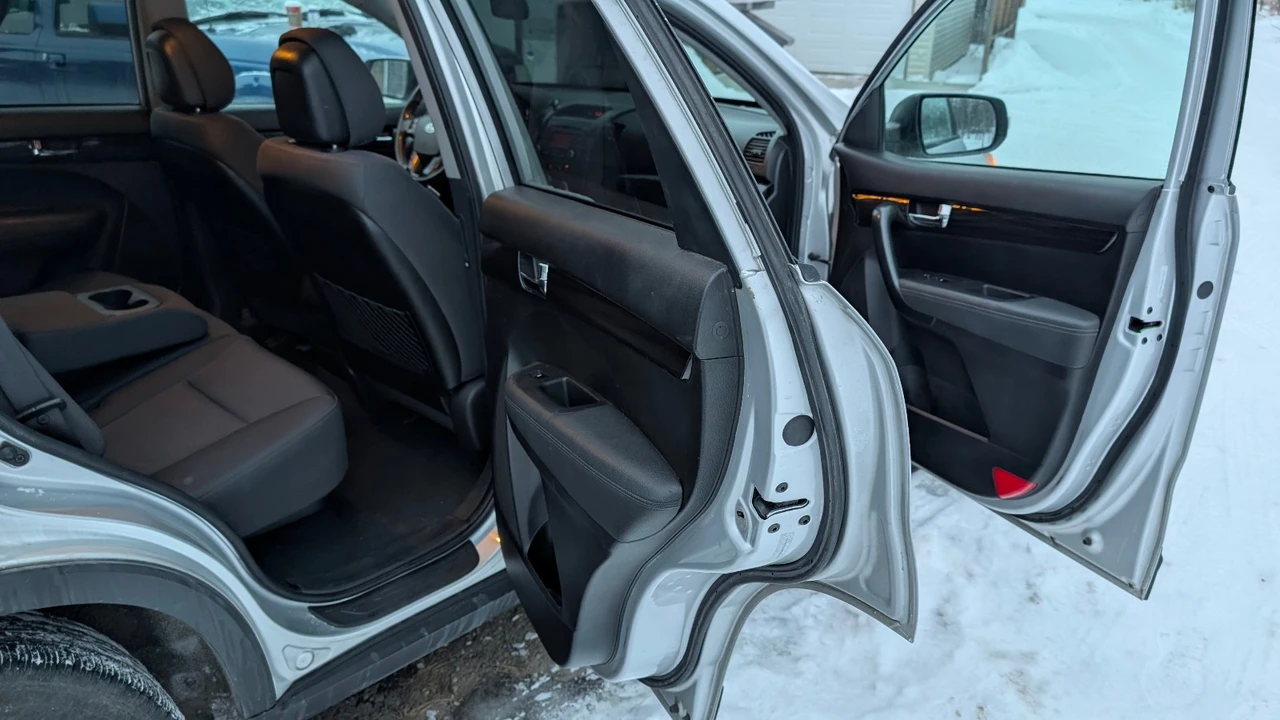 2012 Kia Sorento - Image 19 of 20